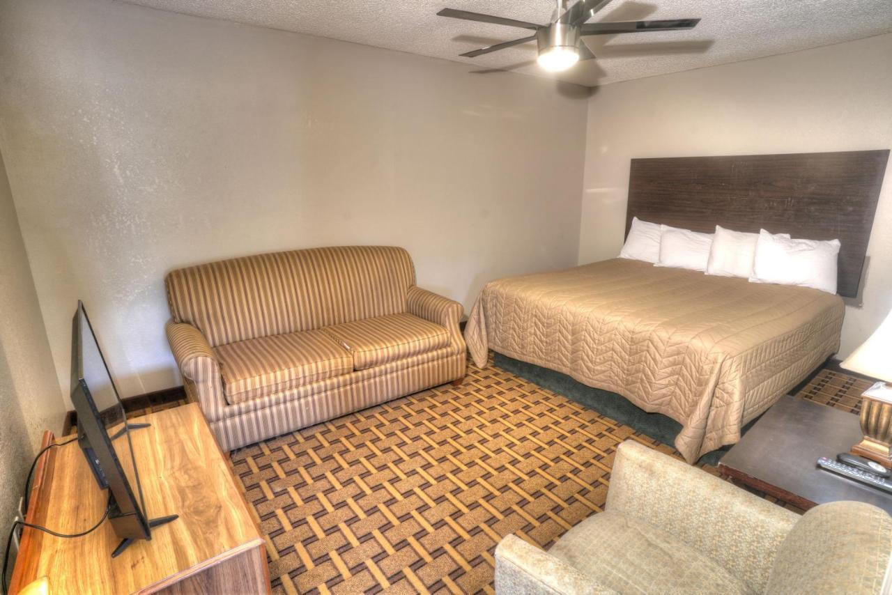 Amerivu & - - Downtown Motel 2*