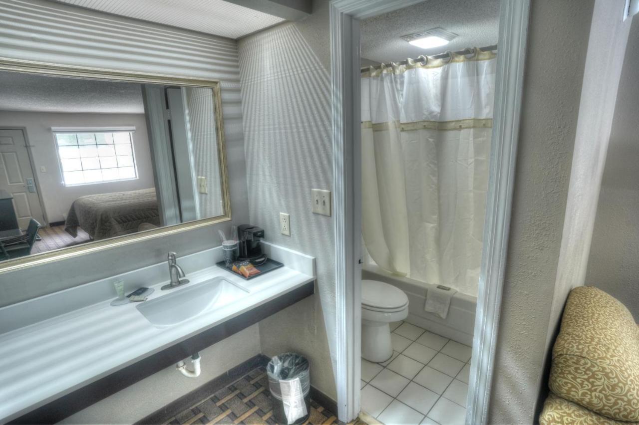 Amerivu & - - Downtown Motel