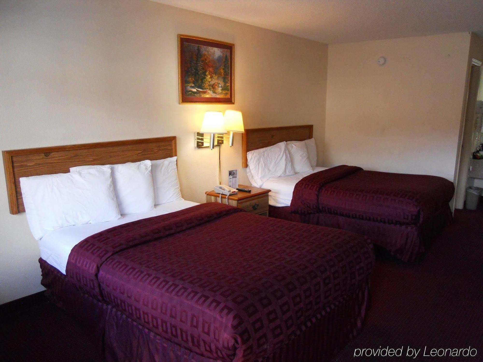 Motel Amerivu & - - Downtown
