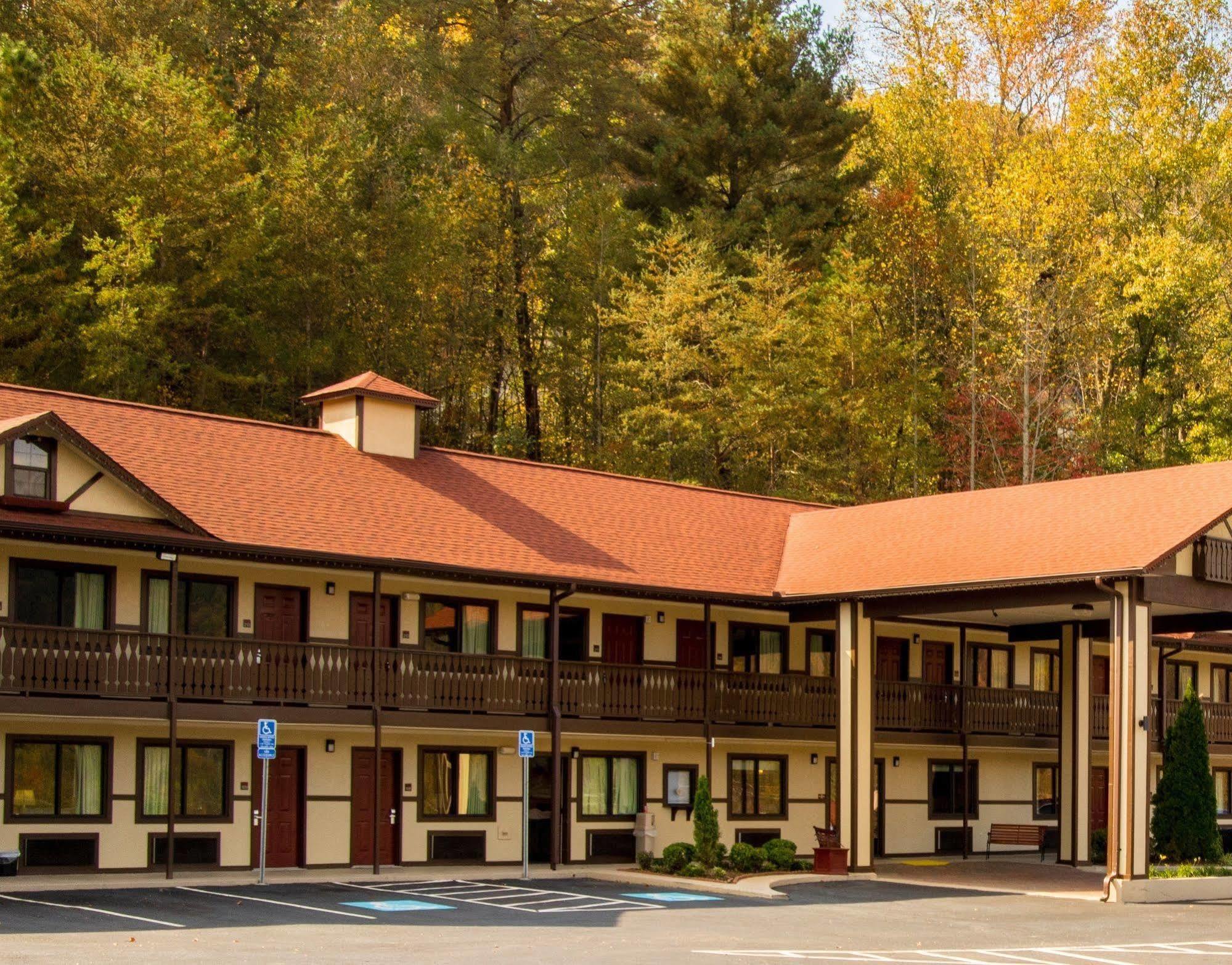 Motel Amerivu & - - Downtown Helen