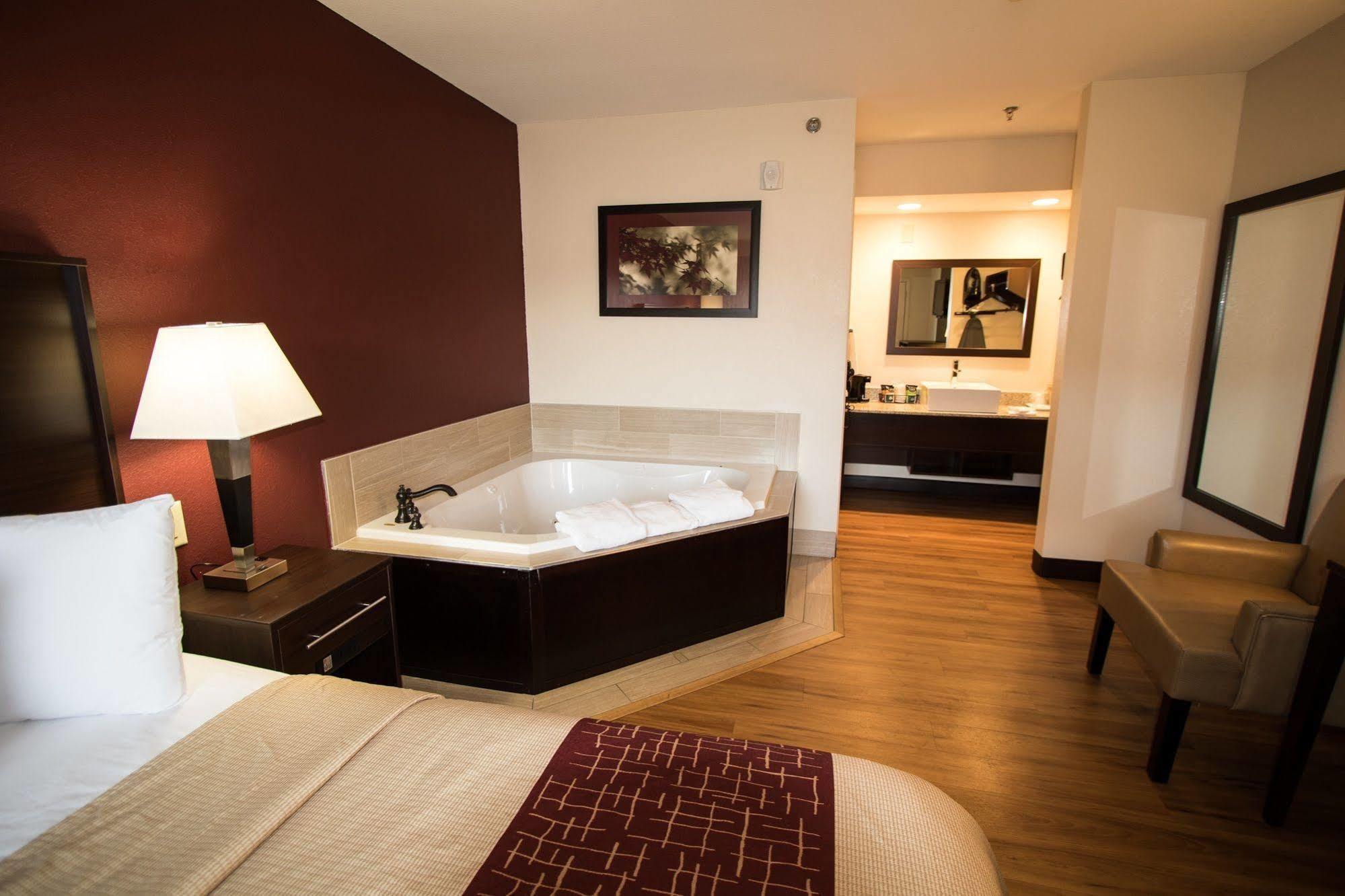 Amerivu & - - Downtown Motel 2*